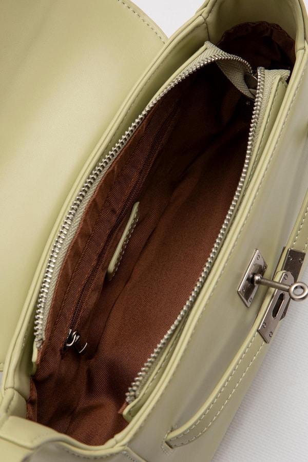 LevidorYeşil Kalp Aksesuar Detaylı Omuz Çantası