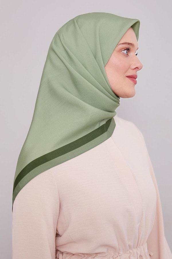 LevidorYeşil Kenar Şerit Aura Eşarp