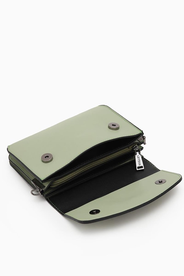 LevidorYeşil Metal Logolu Omuz Çantası