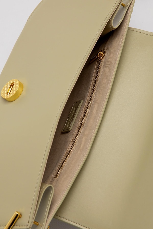 LevidorYeşil Oval Gold Aksesuarlı Omuz Çantası