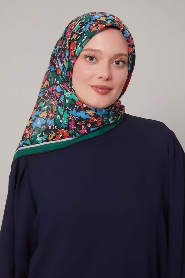 LevidorZümrüt Karışık Çiçek Desen Soft Eşarp