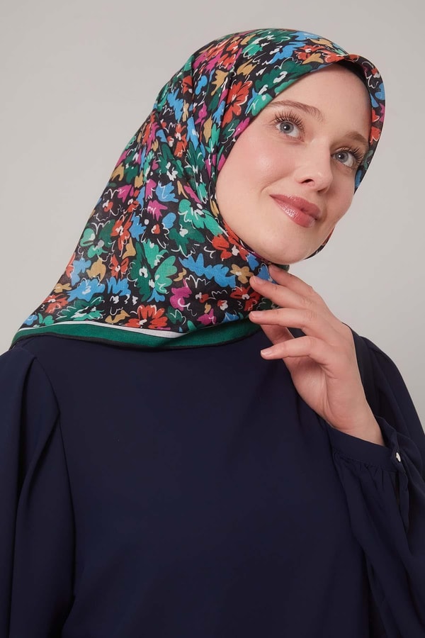 LevidorZümrüt Karışık Çiçek Desen Soft Eşarp
