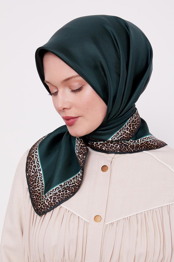 LevidorZümrüt Leopar Desen Twill İpek Eşarp