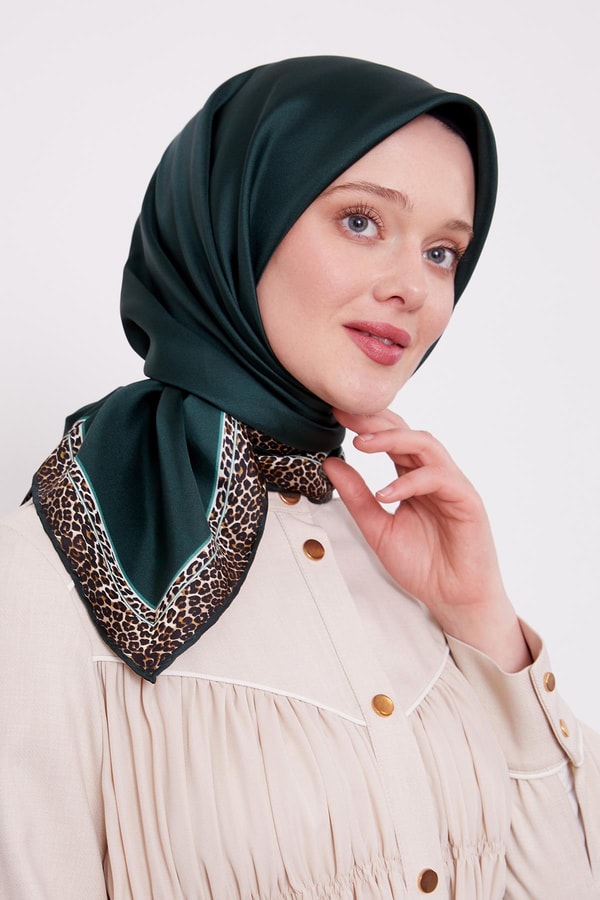 LevidorZümrüt Leopar Desen Twill İpek Eşarp