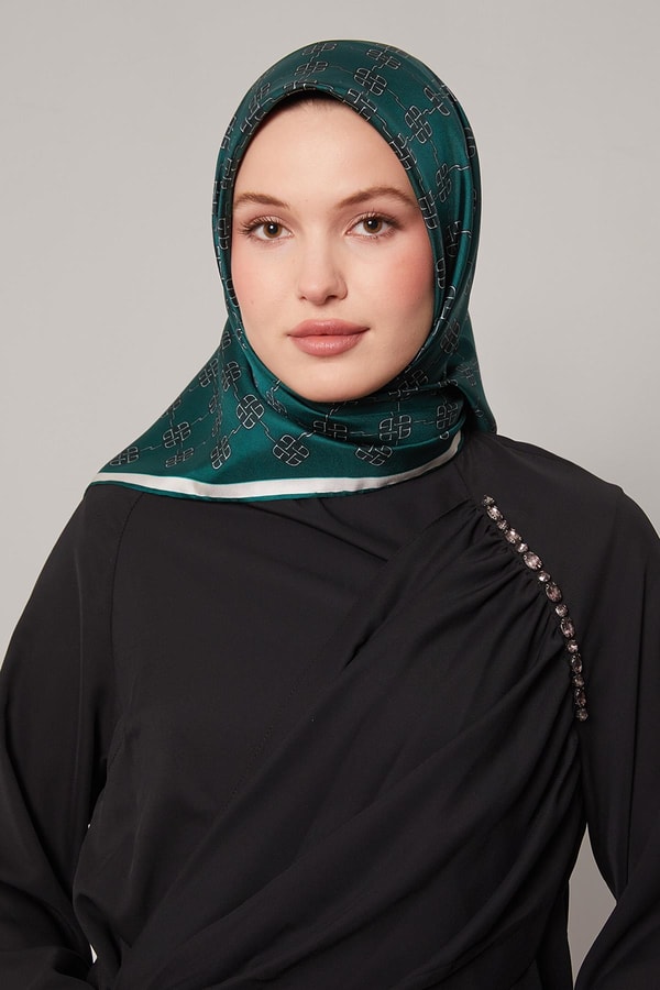 LevidorZümrüt Mini Yonca Desen Twill İpek Eşarp