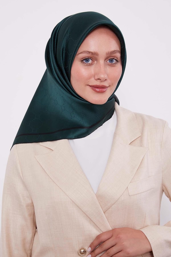 LevidorZümrüt Petek Desen Monogram İpek Eşarp