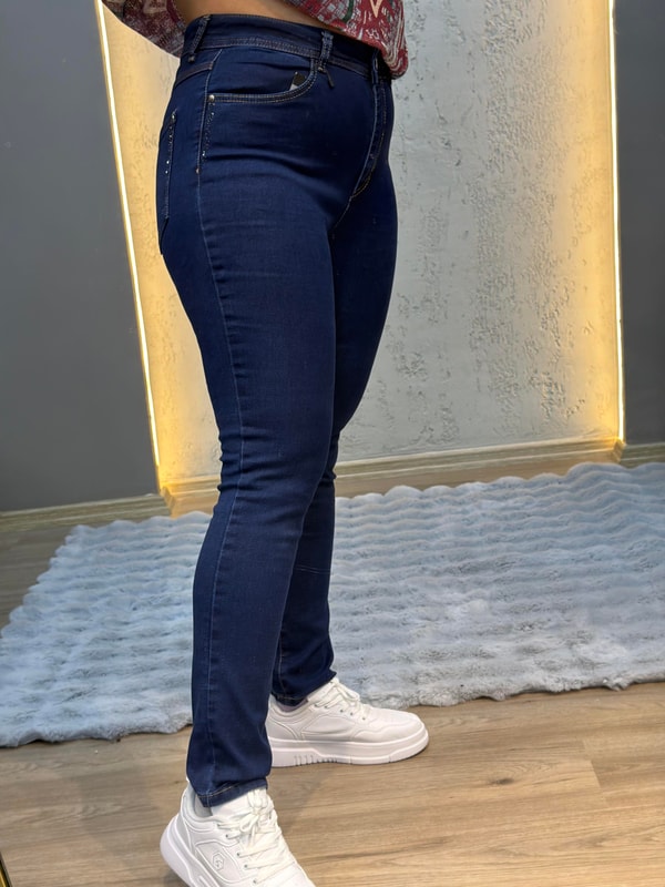 Cepleri Taş Detaylı Slim Fit Kot Pantolon