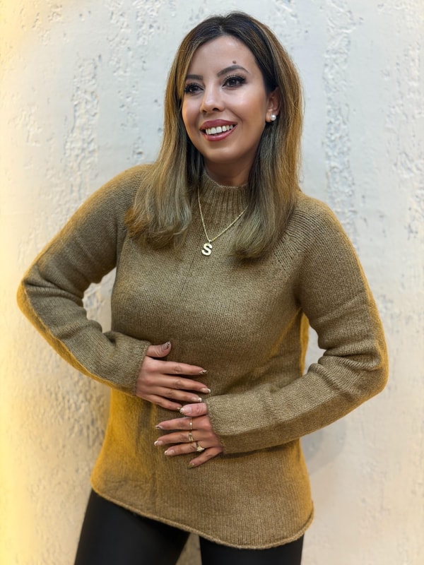 Dik Yaka Yumoş Kazak Camel