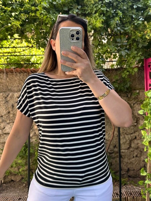 Kayık Yaka Çizgili Kısa Kollu Tişört Siyah