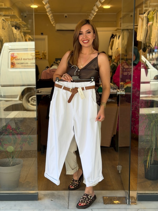 Kemer Detaylı Boru Paça Pantalon Beyaz