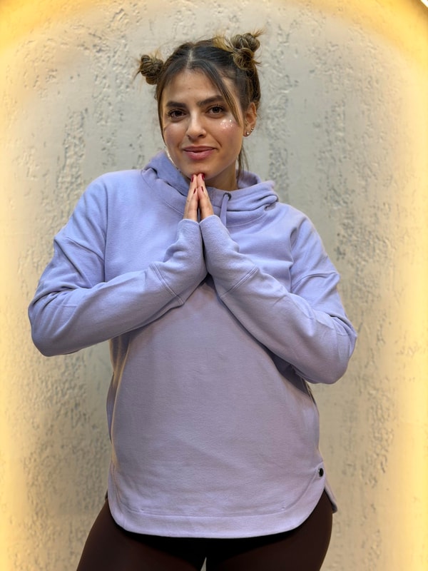 Parmak Geçirmeli Boyunluk Detaylı Kapüşonlu Hoodie Lila