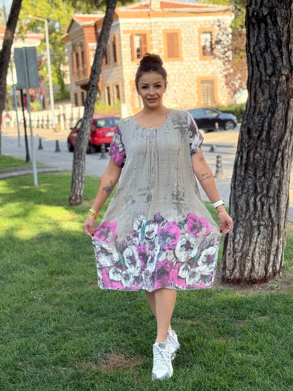 Pembe Çiçek Desenli İthal Elbise Vizon