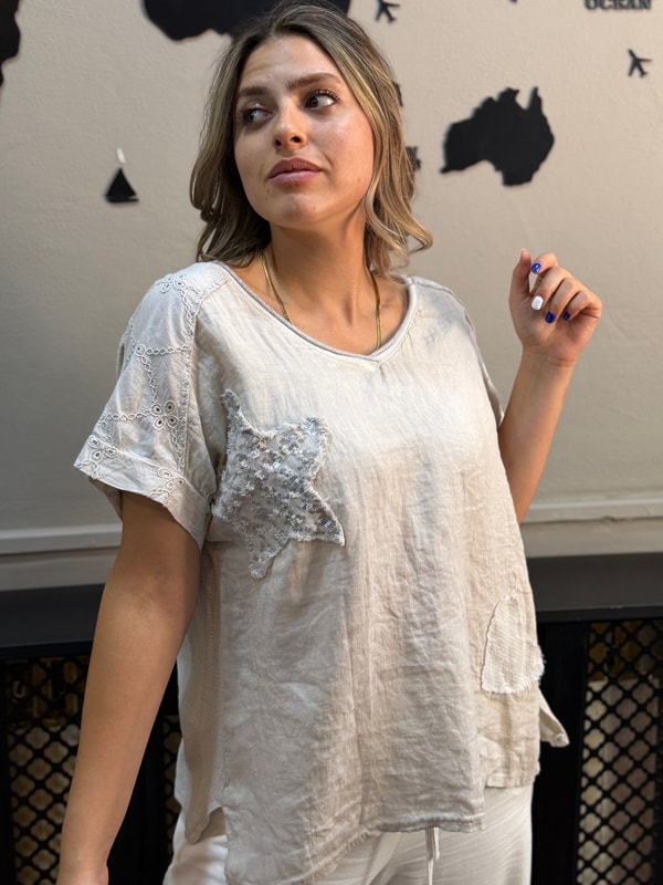 Yıldızlı Kol Fisto Detaylı Bluz Krem