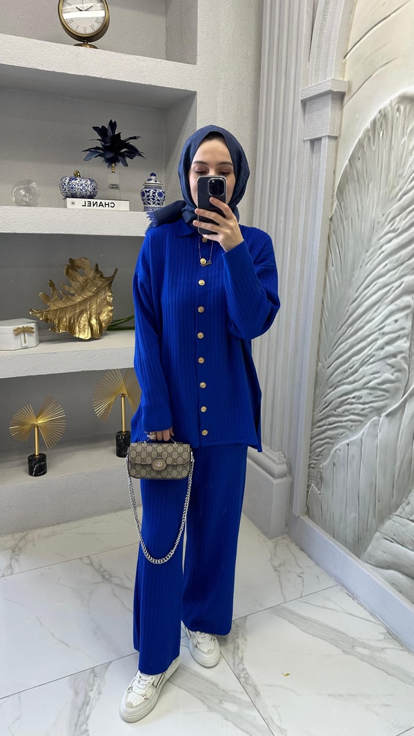Gold Düğmeli Triko Takım · 2
