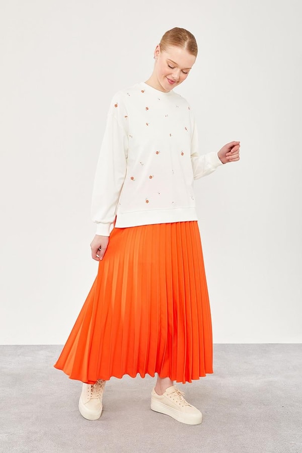 Levidor StudioLevidor Studio Oranj Nakışlı Plise Etekli Sweat Takım