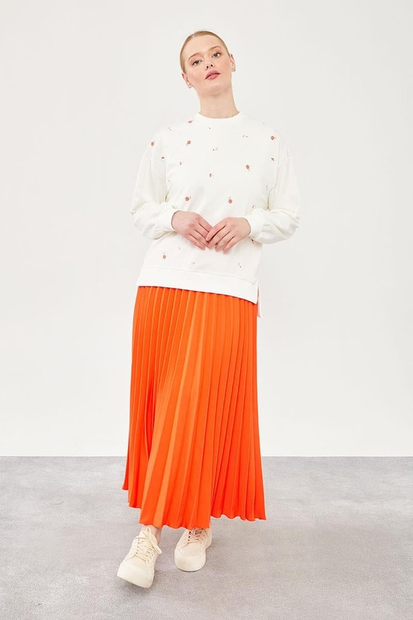 Levidor StudioLevidor Studio Oranj Nakışlı Plise Etekli Sweat Takım