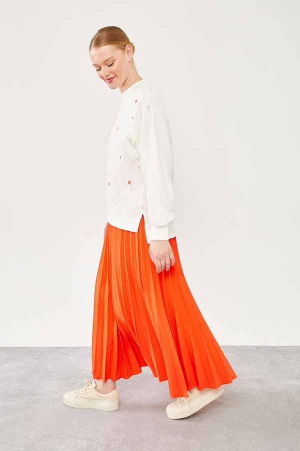 Levidor StudioLevidor Studio Oranj Nakışlı Plise Etekli Sweat Takım