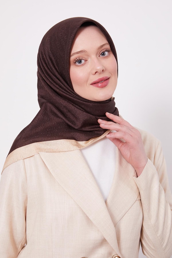 LevidorAcı Kahve Halka Desen Monogram Eşarp