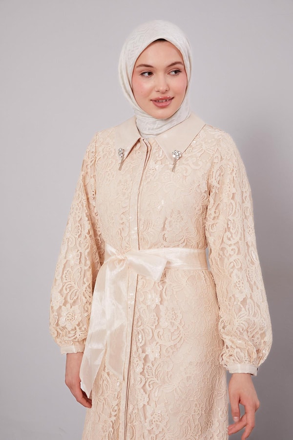 LevidorBej Gömlek Yaka Kuşaklı Ferace