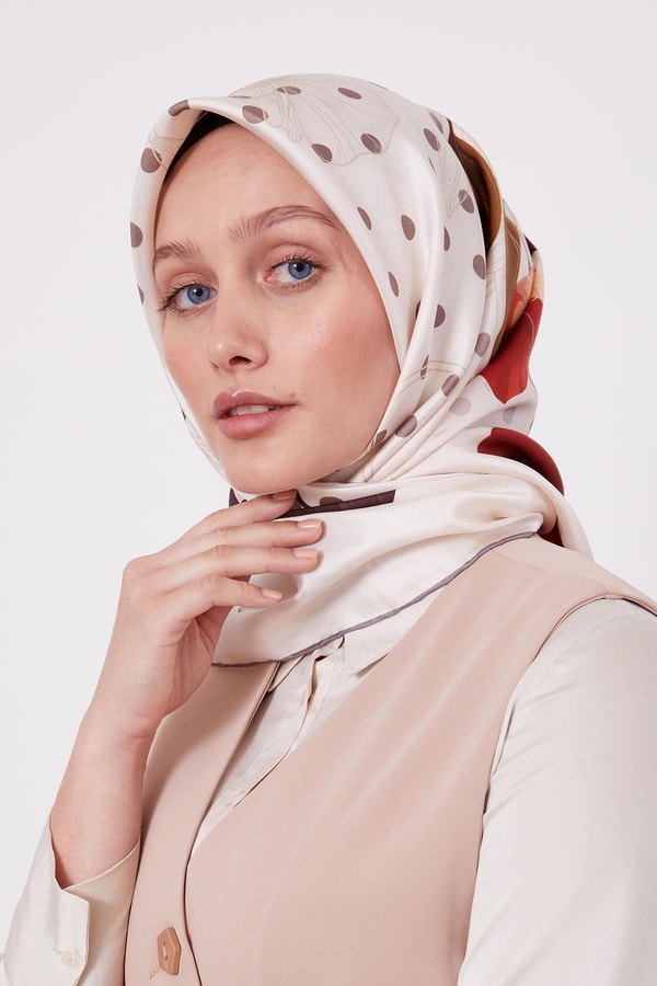 LevidorBej Lotus Çiçek Desen Twill İpek Eşarp