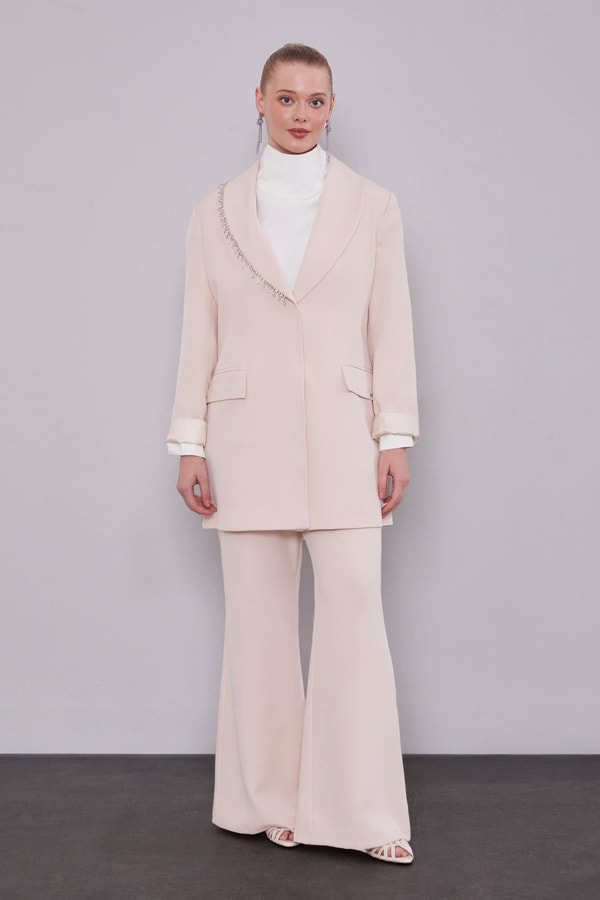 LevidorBej Yaka Ve Cep Detaylı Pantolon Ceket Takım