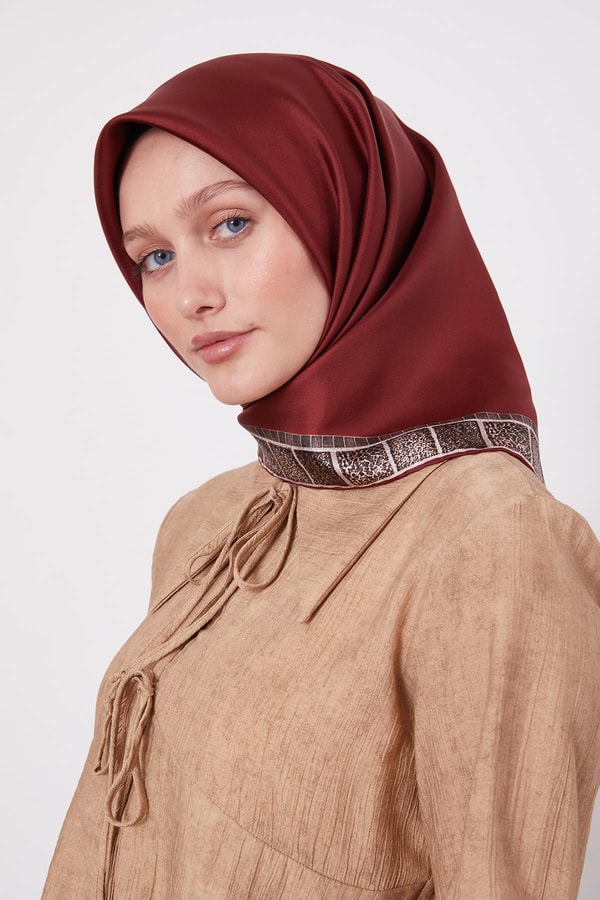 LevidorBordo Kenar Leopar Twill İpek Eşarp