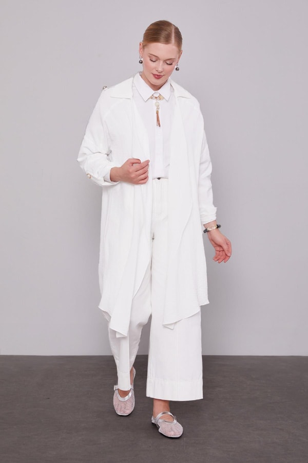 LevidorEkru Omuz Apolet Detaylı Kısa Kap