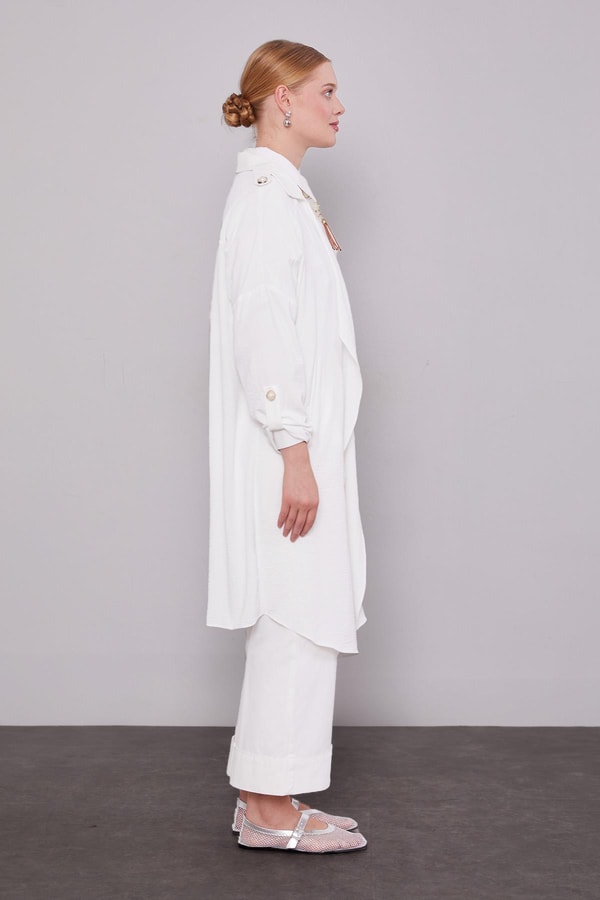 LevidorEkru Omuz Apolet Detaylı Kısa Kap