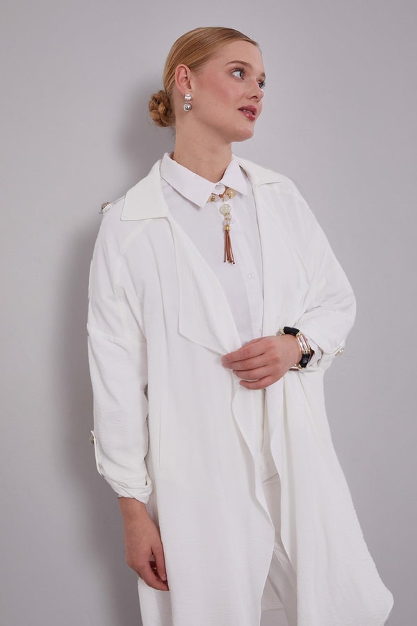 LevidorEkru Omuz Apolet Detaylı Kısa Kap