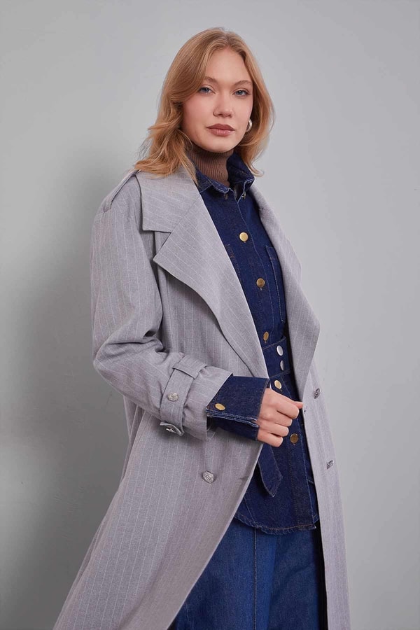 LevidorGri Çizgili Desen Kuşak Kapamalı Trençkot