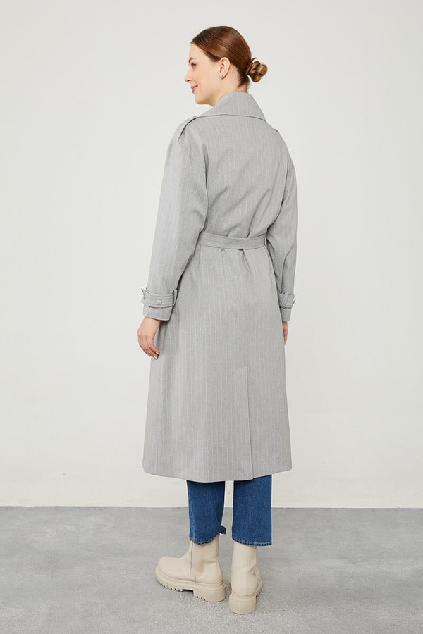 LevidorGri Çizgili Desen Kuşak Kapamalı Trençkot