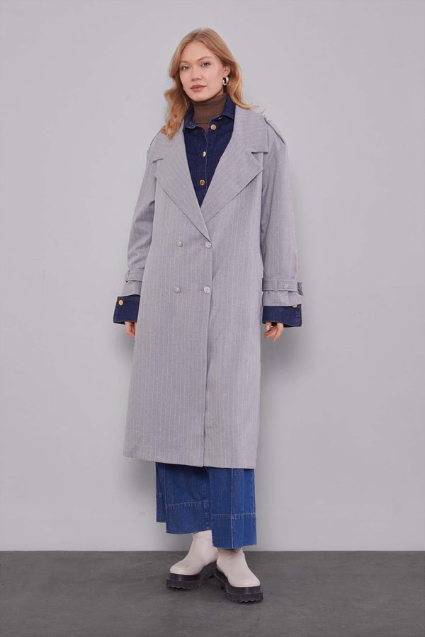 LevidorGri Çizgili Desen Kuşak Kapamalı Trençkot