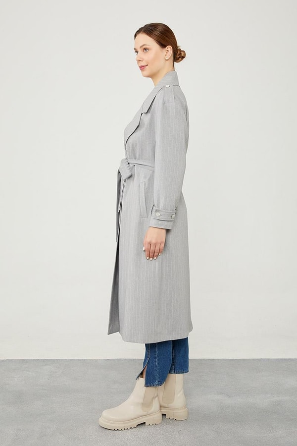 LevidorGri Çizgili Desen Kuşak Kapamalı Trençkot