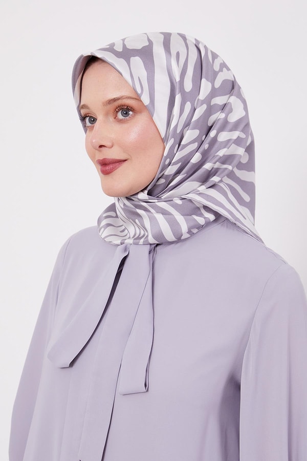 LevidorGri Dalmaçya Desen Twill İpek Eşarp