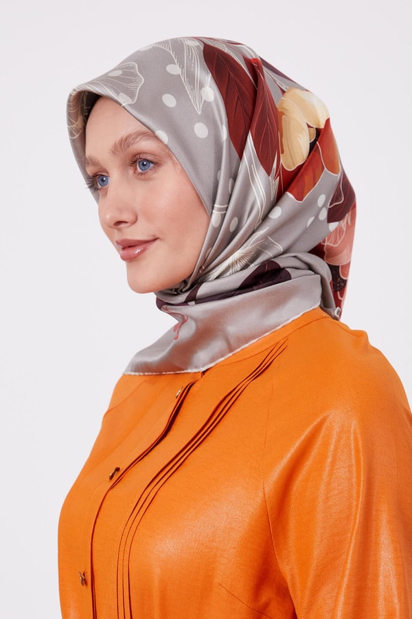 LevidorGri Lotus Çiçek Desen Twill İpek Eşarp