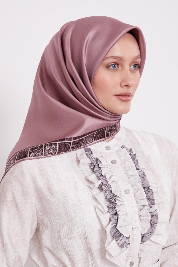 LevidorGül Kurusu Kenar Leopar Twill İpek Eşarp