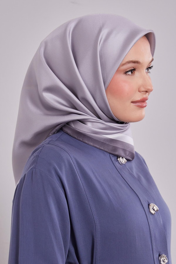 LevidorGümüş Kenar Bordürlü Twill İpek Eşarp