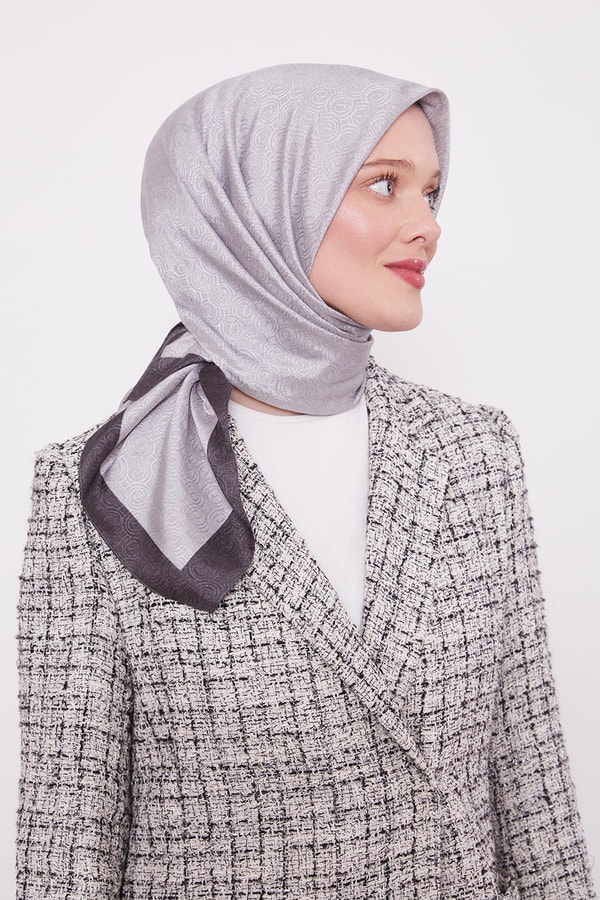 LevidorK.Gri Halka Desen Monogram Eşarp