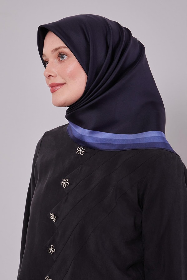 LevidorK.Lacivert Kenar Bordürlü Twill İpek Eşarp