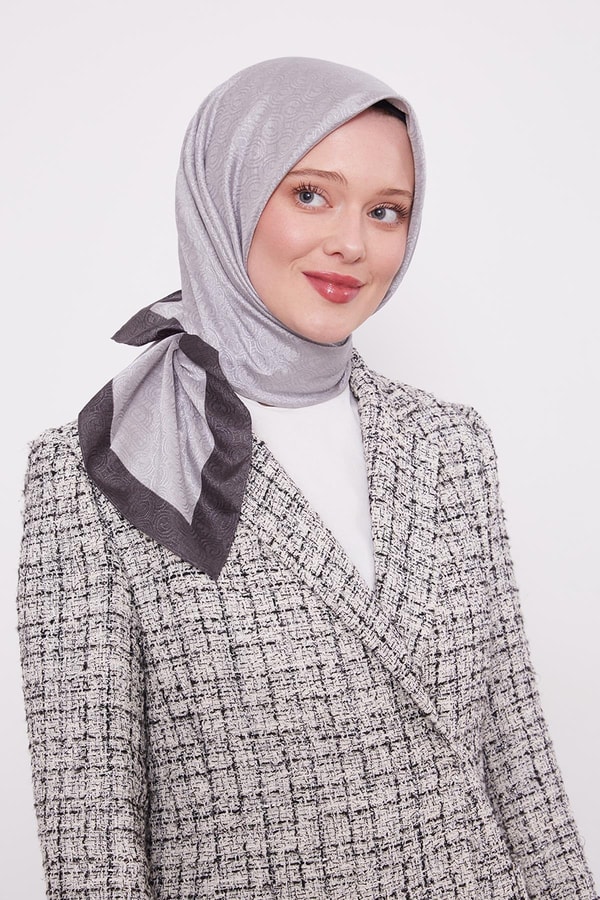 LevidorK.Gri Halka Desen Monogram Eşarp