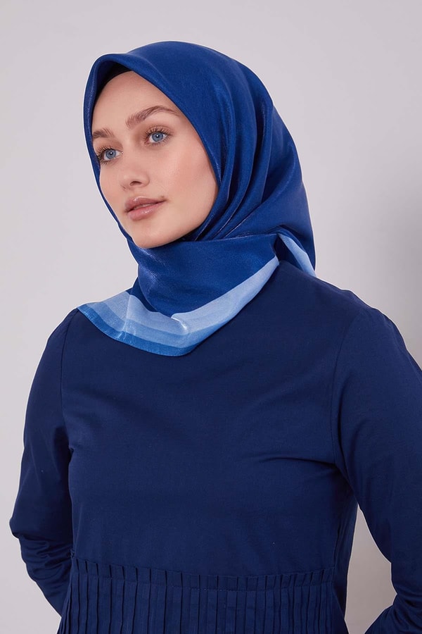 LevidorLacivert Kehribar Eşarp