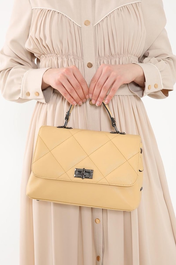 LevidorLevidor Altın Sarısı Çapraz Askılı Kapitone El Çantası