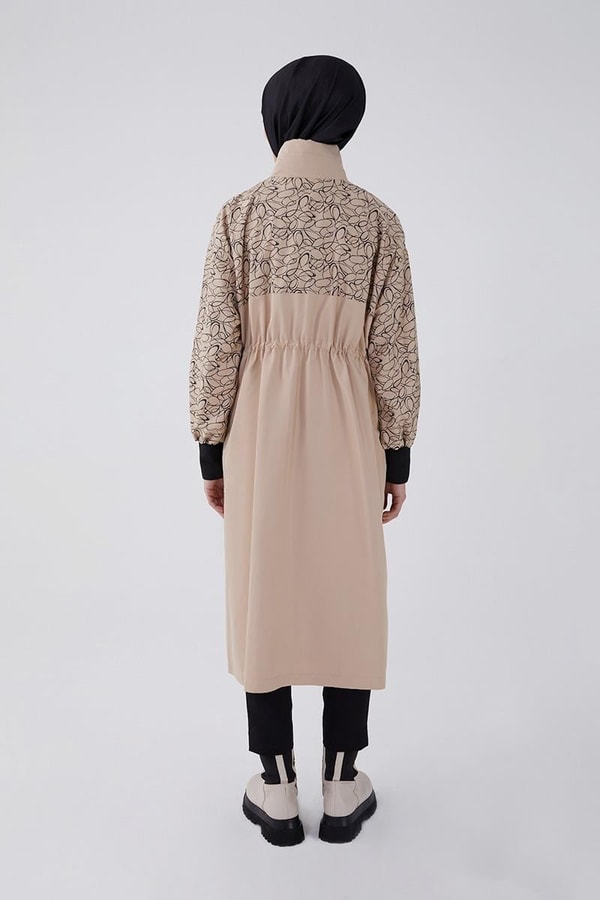 LevidorLevidor Bej Baskılı Yağmurluk