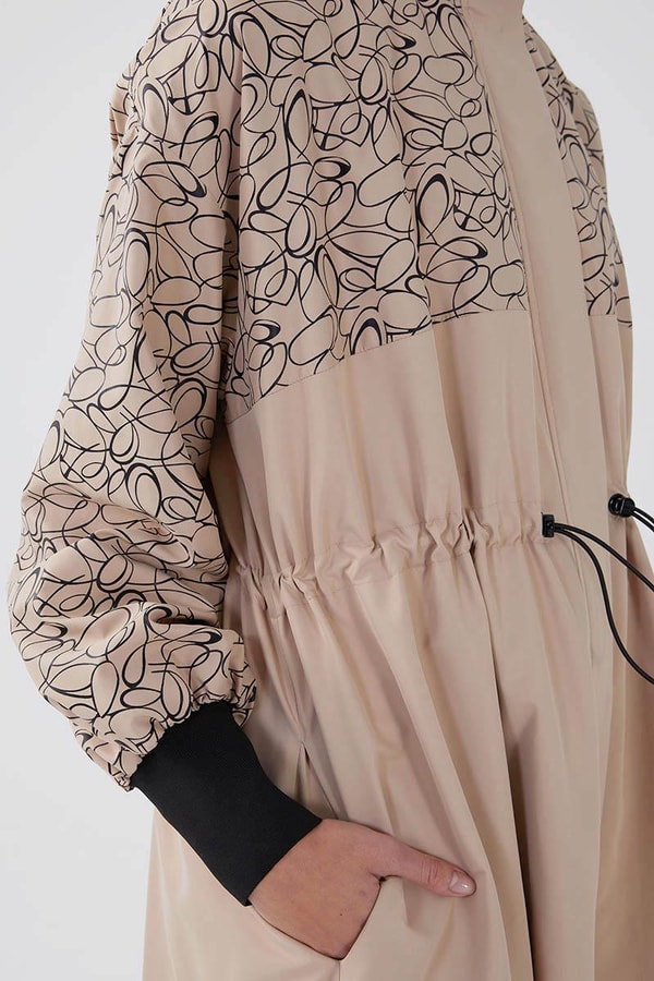 LevidorLevidor Bej Baskılı Yağmurluk