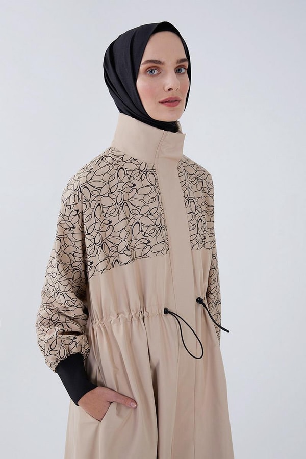 LevidorLevidor Bej Baskılı Yağmurluk