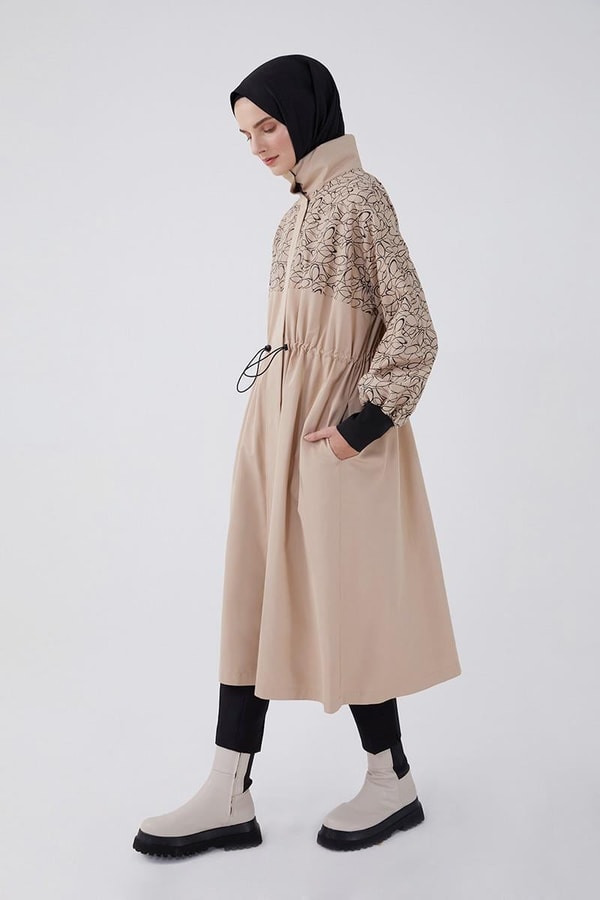 LevidorLevidor Bej Baskılı Yağmurluk