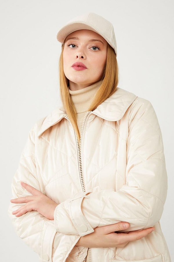 LevidorLevidor Bej Geniş Yaka Kapitone Mont