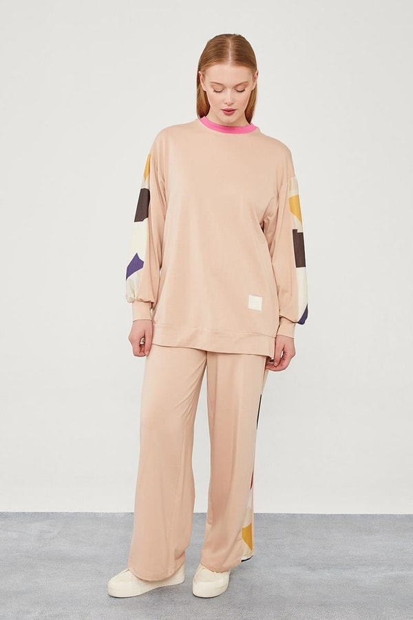 LevidorLevidor Bej Geometrik Desenli Spor Takım