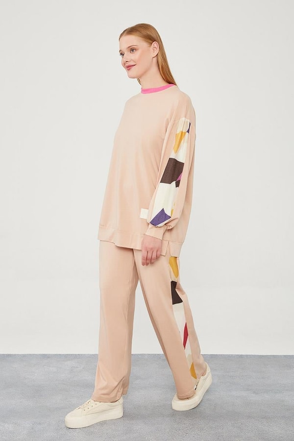 LevidorLevidor Bej Geometrik Desenli Spor Takım