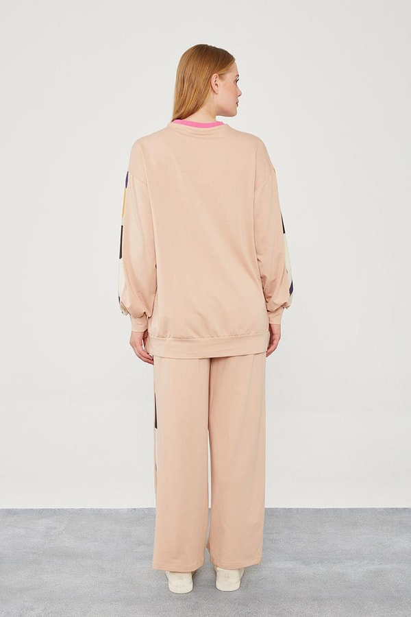 LevidorLevidor Bej Geometrik Desenli Spor Takım